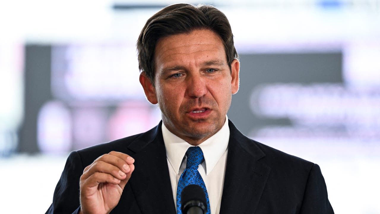 Gov. DeSantis holds press conference in Bradenton