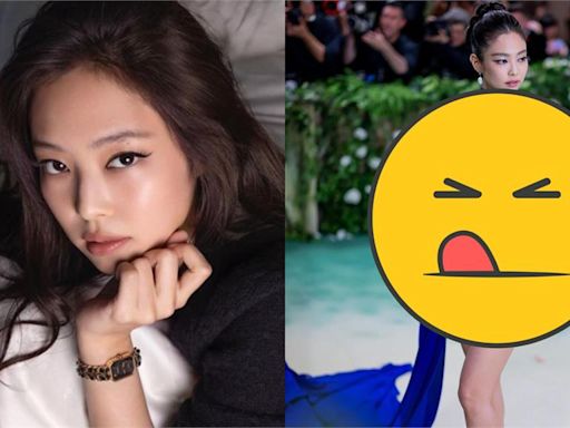 Jennie「只裹藍色窗簾」耍辣翻車！布料裂開大跑道…粉看傻