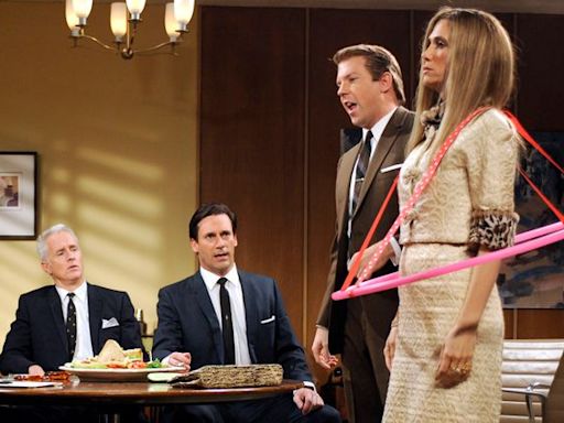 Kristen Wiig and Jon Hamm look back on “SNL ”meeting when cast wore “Mad Men” drag: 'Very strange'