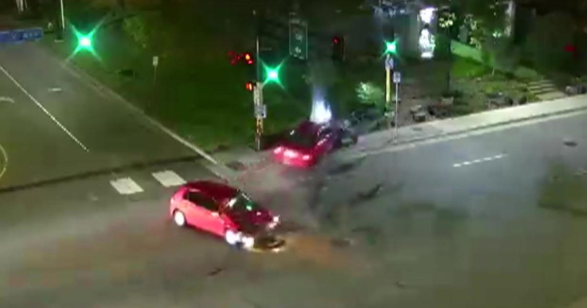 Video shows pedestrian dodging disaster in Minneapolis T-bone crash