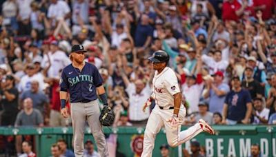 Rafael Devers, Red Sox walk off vs. Mariners