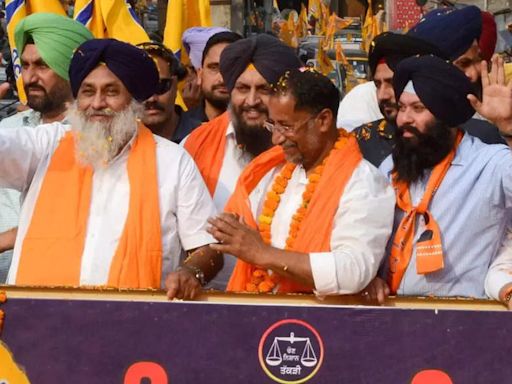 Sukhbir Singh Badal gets YAD chief’s support in 1st SAD outreach | Chandigarh News - Times of India