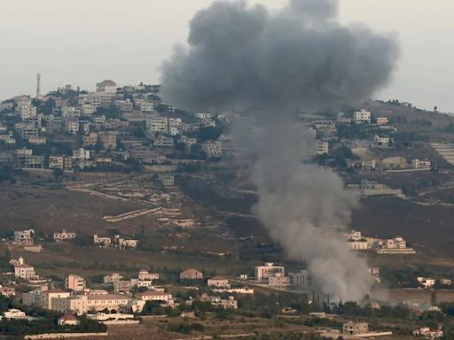 Israel bombardea un camión y varios objetivos vinculados con Hezbolá en el sur de Líbano