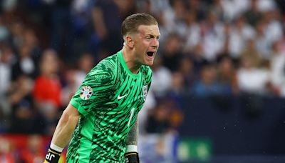 Jamie Carragher left amused by Jordan Pickford's pre-match way cry