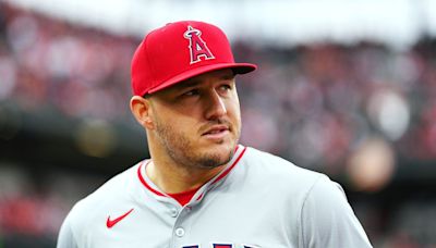 Angels star Mike Trout needs surgery to repair torn meniscus, GM says