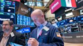 Wall Street ouvre en baisse, la consolidation continue, faute de conviction