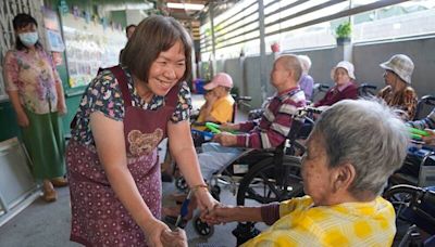 二度就業熱門選項 花甲奶奶變身超級照服員