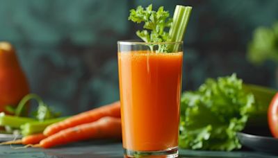 Cómo preparar el jugo de zanahoria, apio y pera que ayuda a combatir el estrés y la ansiedad