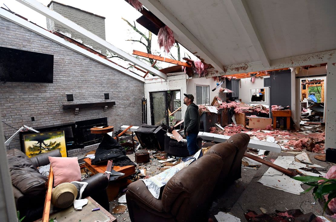 Southeast is lashed by more severe weather after deadly storms and tornadoes hit Tennessee