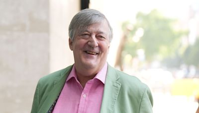 Stephen Fry urges public to join call for urgent Government action on UK oceans