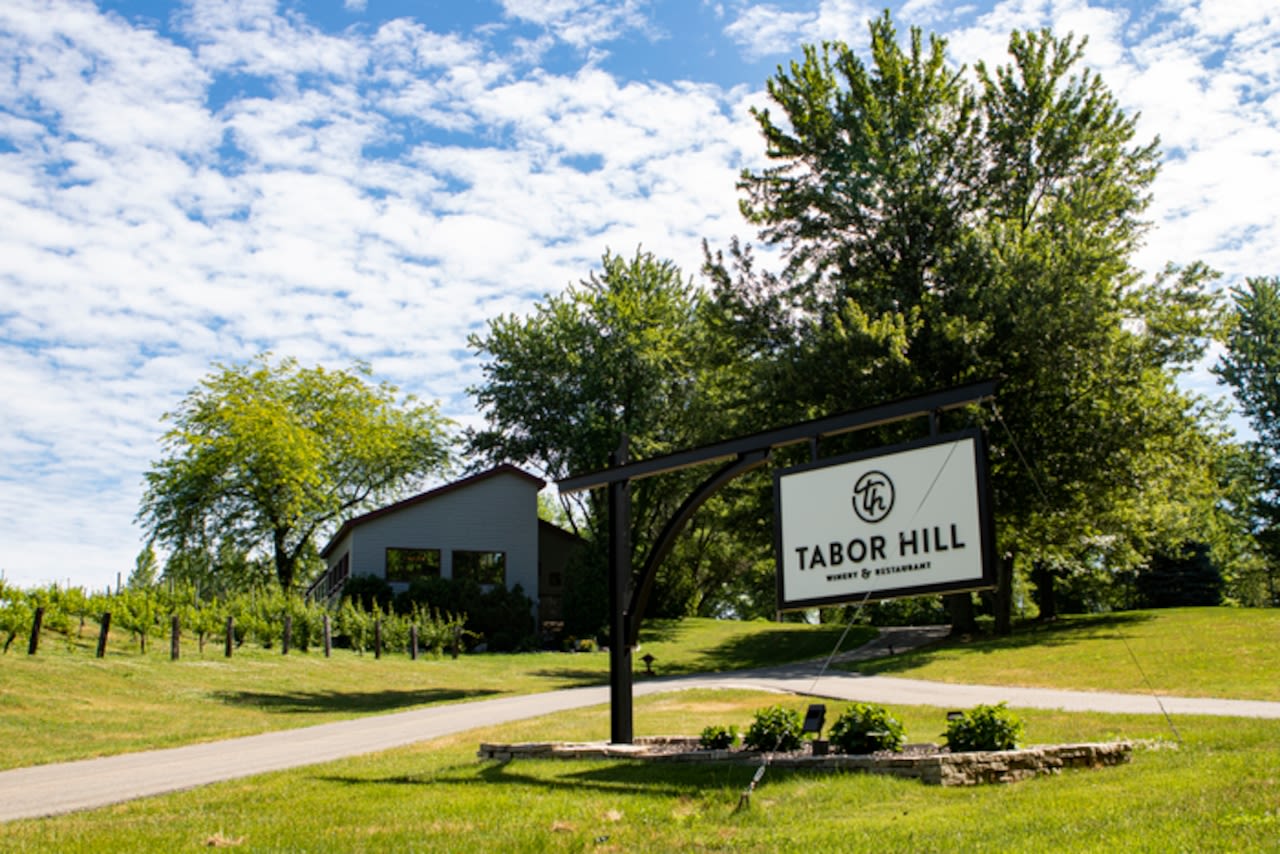 Enjoy a ‘Farm to Tabor’ dinner at this Lake Michigan winery