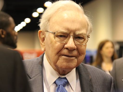 75% of Warren Buffett's $416 Billion Portfolio Is Invested in 5 Unstoppable Stocks