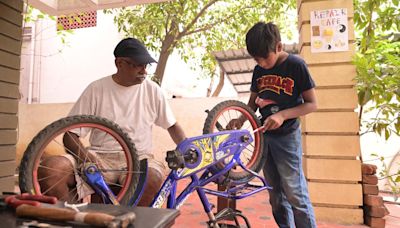 At Chennai’s first repair cafe, children learn to tinker and fix