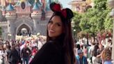 Una influencer latina denunció que fue discriminada durante su visita a los parques de Disney World: “Se reían de mí”