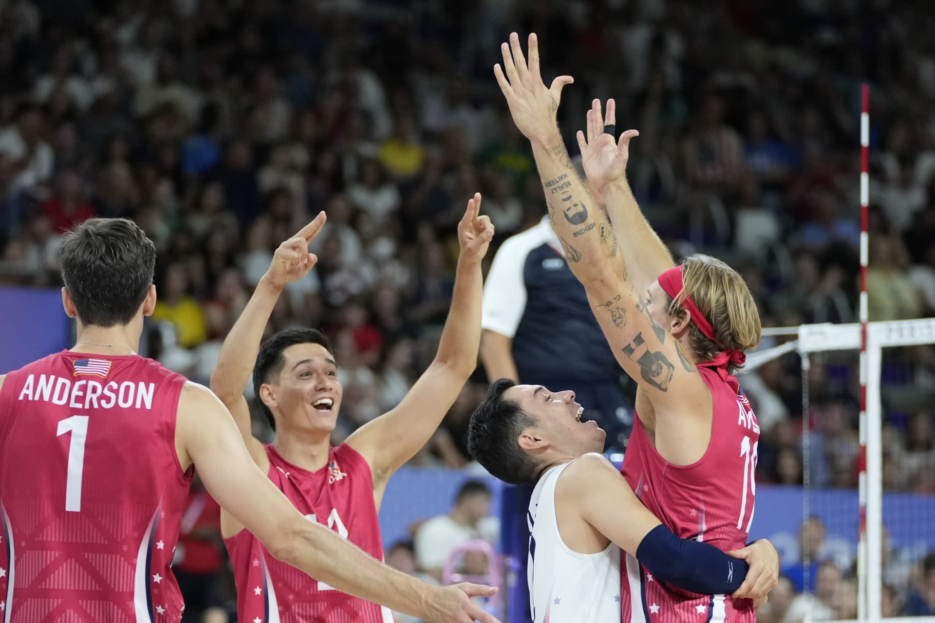 US men win volleyball bronze medal at the Paris Olympics, beating Italy in straight sets