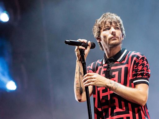 Louis Tomlinson’s Live Album Storms Into The Top 10 On Multiple Charts