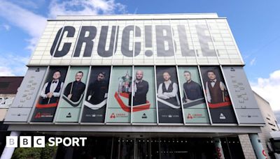 Crucible Theatre: Hossein Vafaei says Sheffield venue 'smells' and the World Championship should move elsewhere