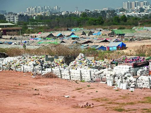 Poor Service at BangaloreOne Centres Affecting Medical Treatment for Slum Dwellers