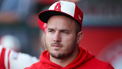 Mike Trout leaves rehab game with knee soreness 2 innings into attempted comeback from meniscus tear