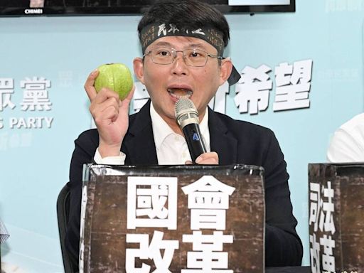 黃國昌嗆經濟學人若自砸招牌就丟臉！ 要小草去看「卡提諾狂新聞」......