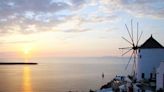 800 euros pour le coucher de soleil de Santorin et la photo Instagram : les aléas du tourisme en Grèce