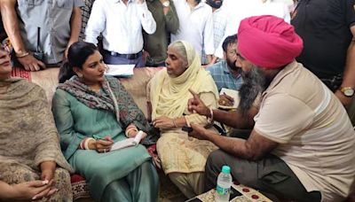 Fed up with 'open audacity' in sale of drugs, villagers in Mohali seek help to end menace from Punjab Minister