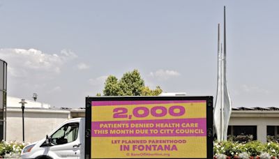 Fontana extends building ban blocking Planned Parenthood clinic