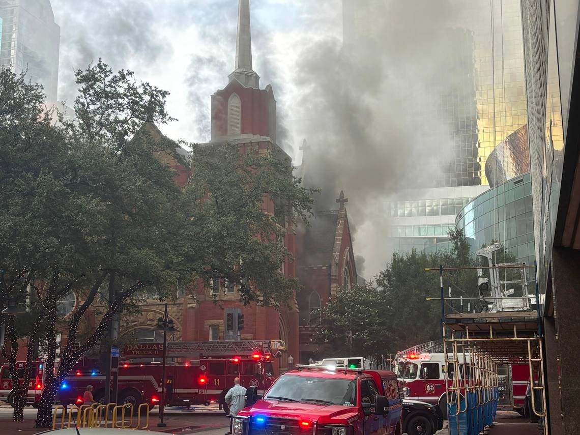 Firefighters battle four-alarm church fire at First Baptist Dallas sanctuary downtown
