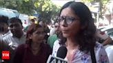 'Swati Maliwal go back': AAP MP faces students' protest after 3 UPSC aspirants die in Delhi's Old Rajender Nagar | Delhi News - Times of India