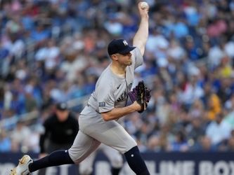 Carlos Rodon struggles as Yankees drop fourth straight in 9-2 loss to Blue Jays