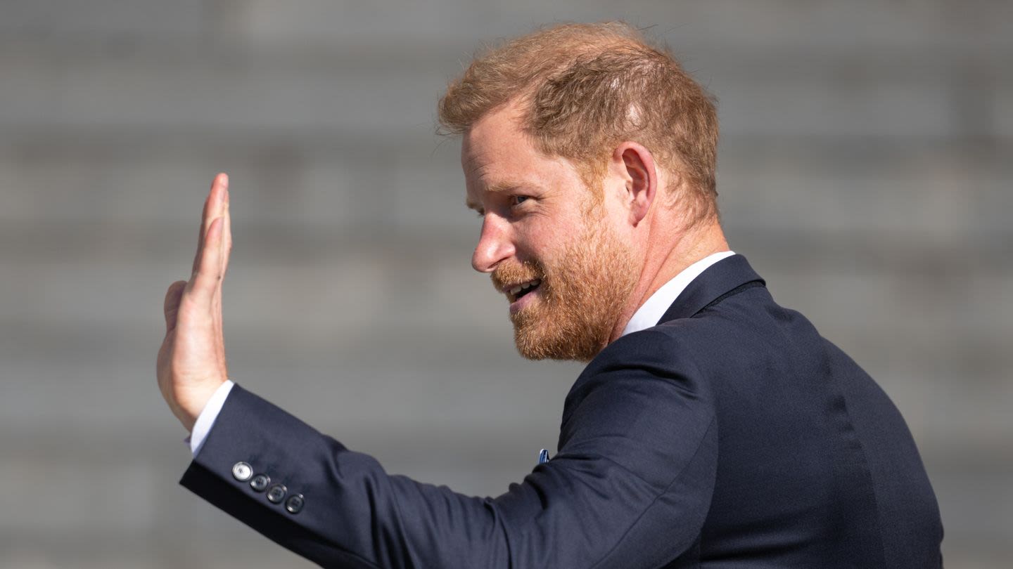 The Crowd Cheered for Prince Harry as He Arrived at St Paul’s Cathedral Today