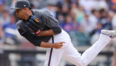 Edwin Diaz blows another save, Mets fall to Giants in 10 and drop 9 games under .500