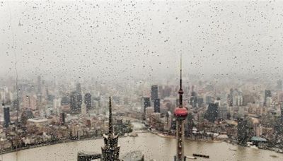 上海氣溫驟降最高溫僅10℃ 雷雨大風須注意防範 - 兩岸