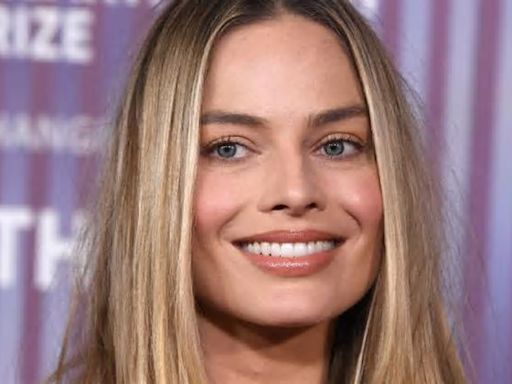 Margot Robbie se suma a la lista de ‘celebs’ con un bob noventero