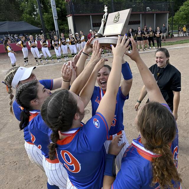 Home runs by Madison Baker, Abigail Bauer lift Armstrong to 2nd WPIAL softball title in 3 seasons | Trib HSSN