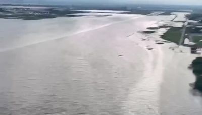 El aeropuerto de Porto Alegre queda totalmente inundado por las intensas lluvias que azotan Brasil