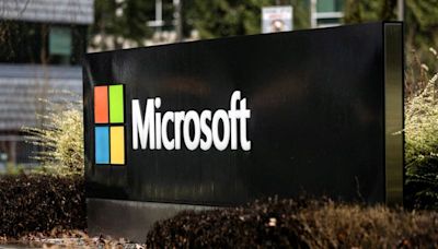 Microsoft informs customers that Russian hackers spied on emails