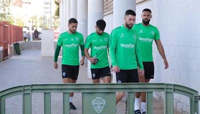 El Elche empieza a preparar el partido frente al Espanyol con tres ausencias