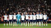 England and Australia observe silence for those killed in Israel and Gaza