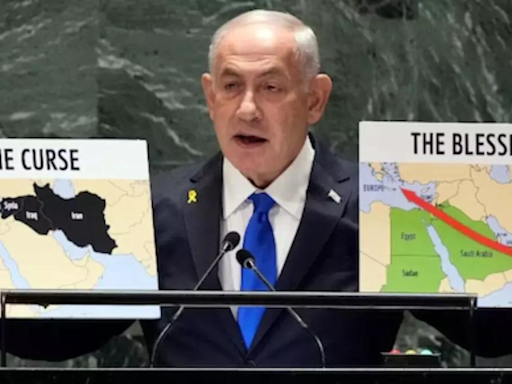 Israeli PM Netanyahu presents maps at UN, labels India a 'blessing' and Iran a 'curse' - Times of India