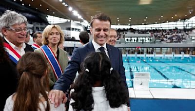JO 2024: Emmanuel Macron passe en mode olympique, avec la visite du village pour démarrer