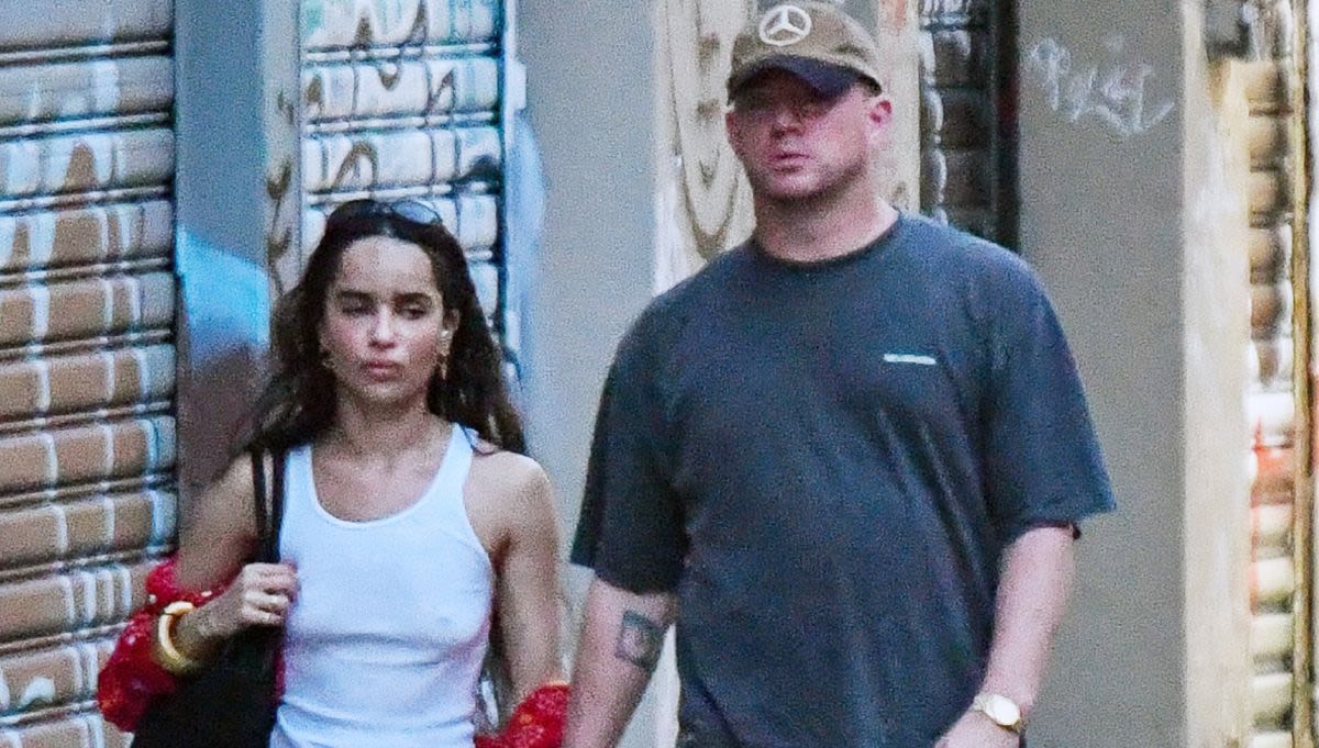 Zoë Kravitz Dresses Down Summer's Biggest Print Trend—With $650 Flip Flops