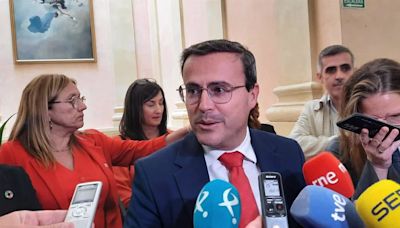 El presidente de la Diputación de Badajoz asegura que no hay trato de favor con el hermano de Pedro Sánchez
