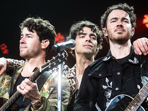 Jonas Brothers posponen shows en México; Nick contrajo influenza