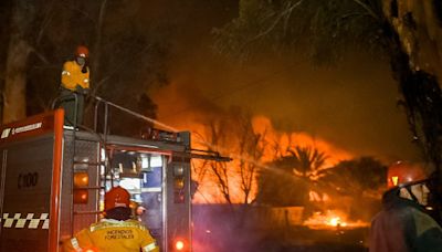 Bomberos sofocan un incendio que dejó pérdidas importantes