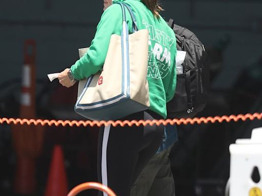 Jennifer Garner jets out of LA with her child Fin