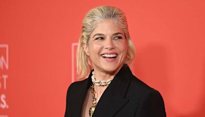 Fans Say Selma Blair Is ‘Iconic’ for Her Reenactment of Classic ‘Legally Blonde’ Scene