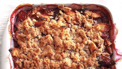 How to Turn Any Summer Fruit Into a Crumble—No Recipe Required