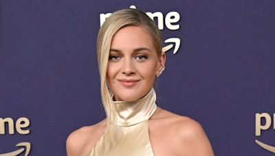 Kelsea Ballerini Channels Kate Hudson in How to Lose a Guy in 10 Days During 2024 ACM Awards - E! Online