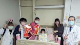 盧秀燕贈病童「Happy兔」燈籠，大里仁愛醫院代遞祝福！